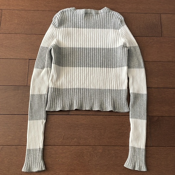 Striped Ribbed Crop Top - Picture 4 of 6